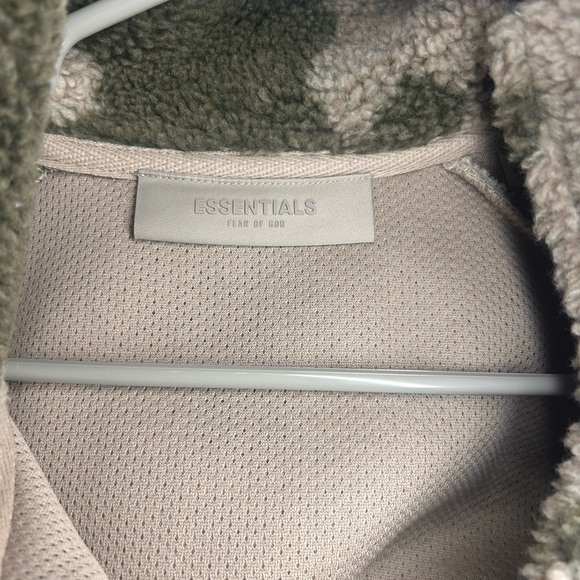 Essentials Jacket - Picture 3 of 5